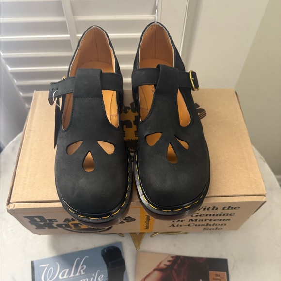 NIB England Made Dr. Martens Vintage Nubuck Tear Drop Mary Janes UK5 US 7-7.5 - Picture 3 of 10
